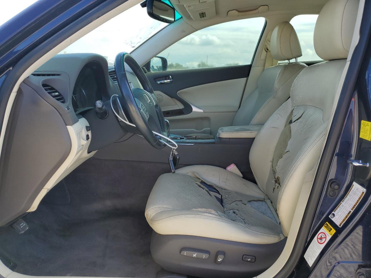 2011 LEXUS IS 250
