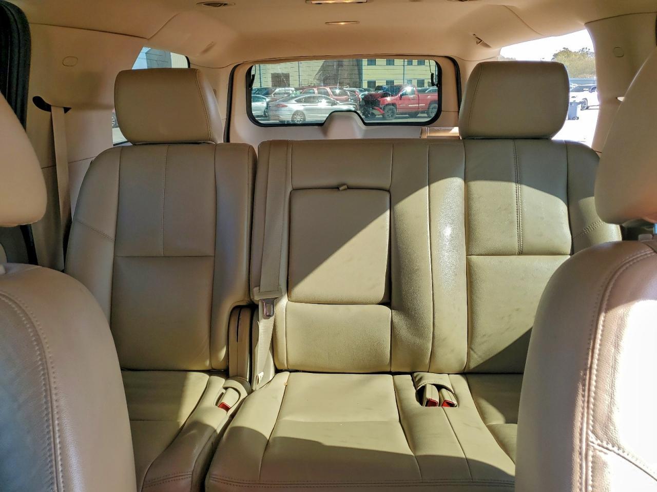 2011 CHEVROLET Suburban