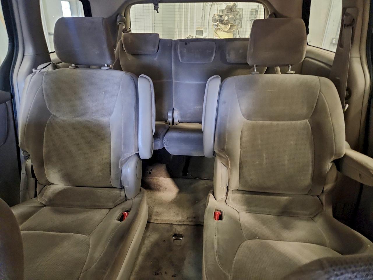 2004 TOYOTA SIENNA