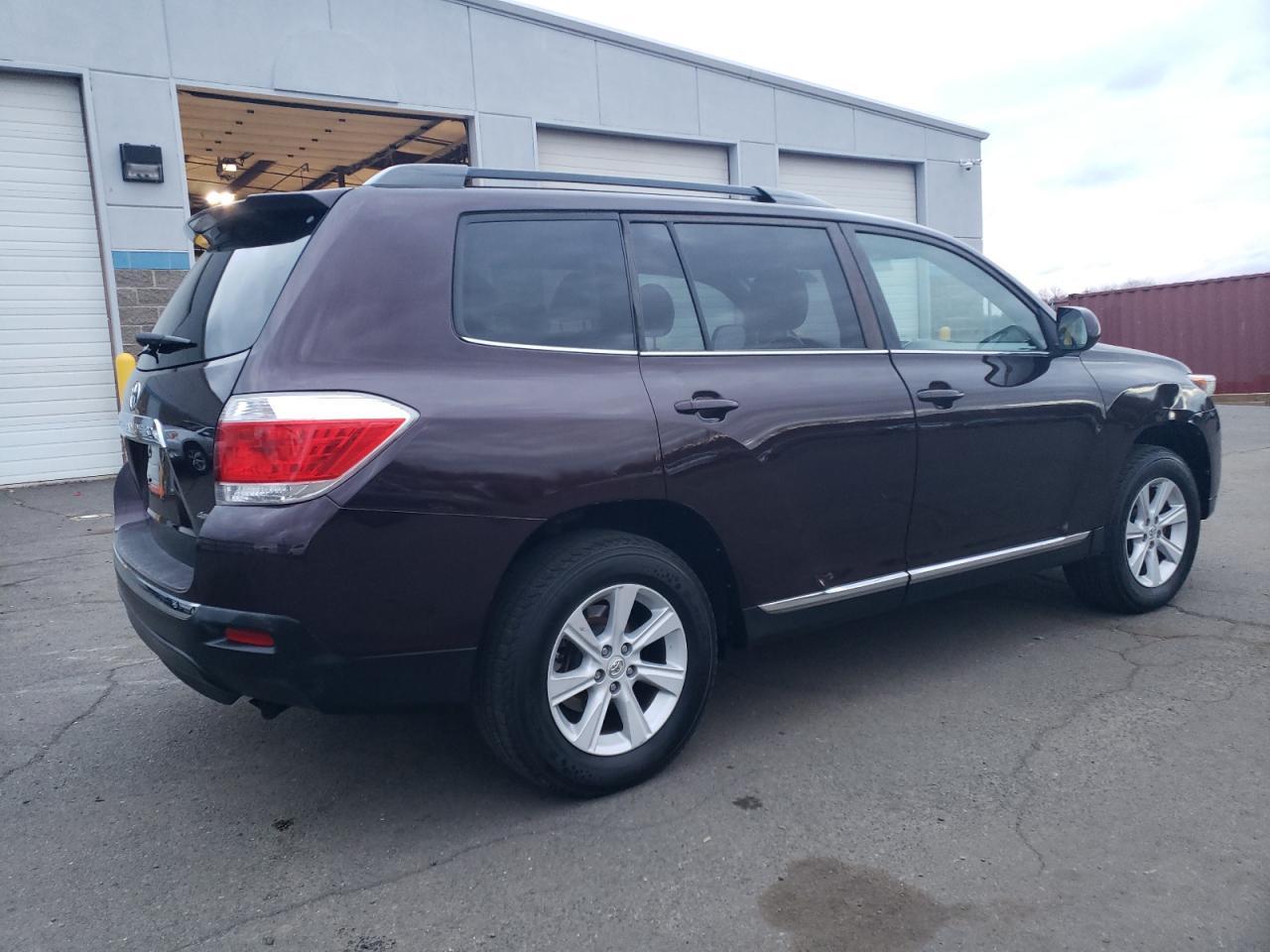2013 TOYOTA HIGHLANDER