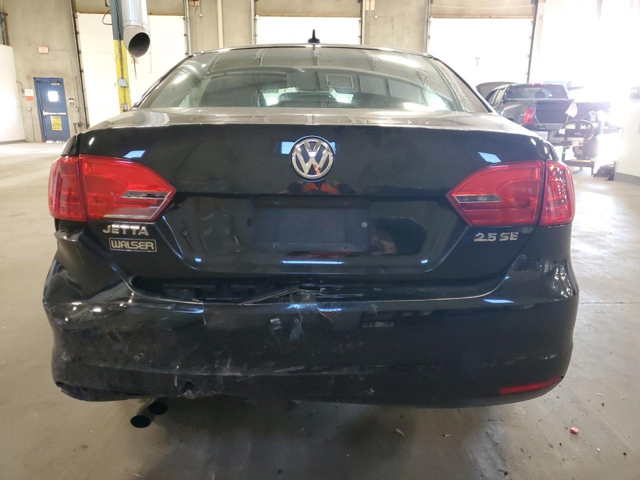 2011 VOLKSWAGEN JETTA