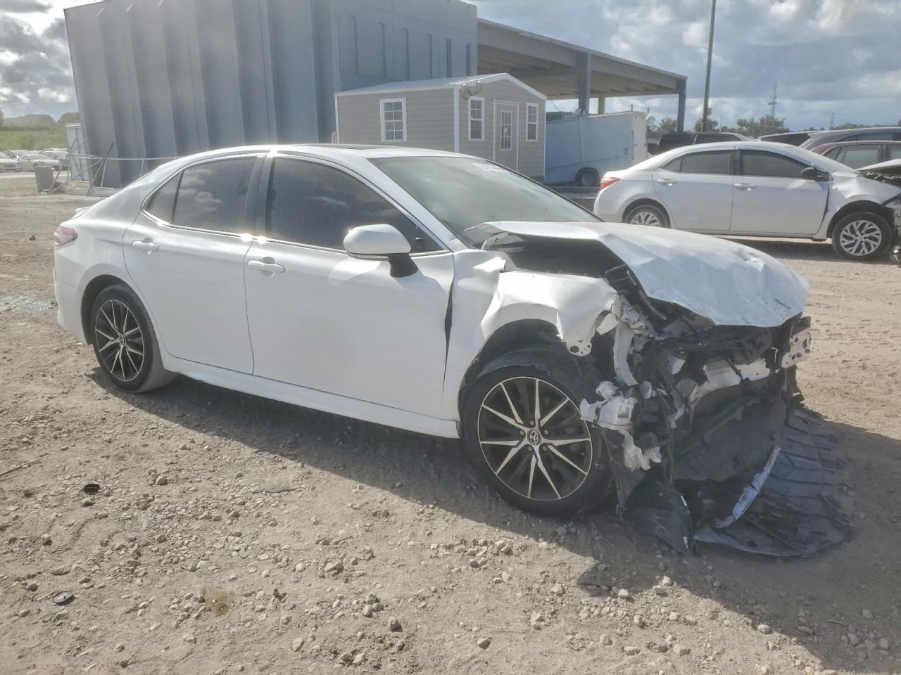 2023 TOYOTA CAMRY