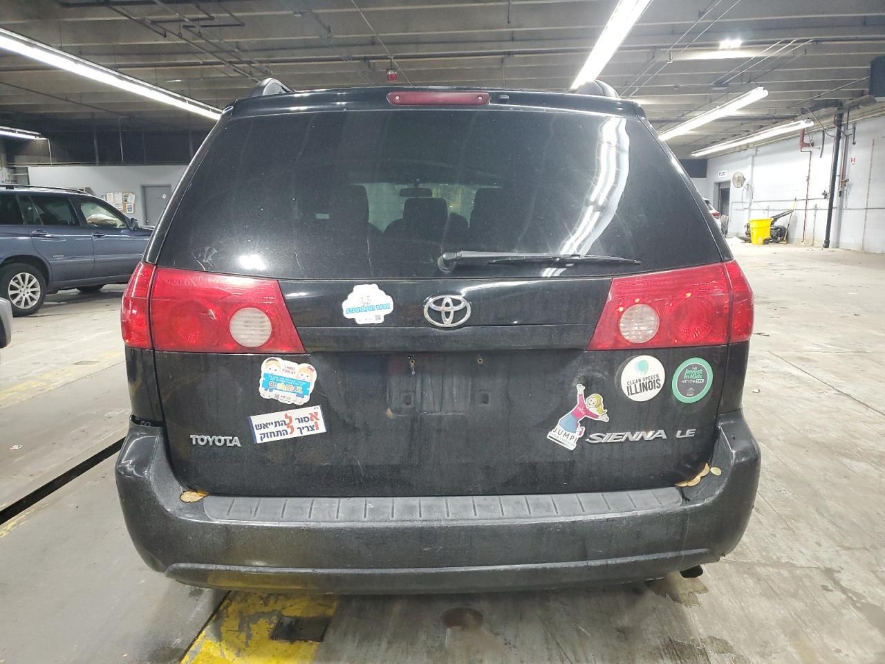 2009 TOYOTA SIENNA