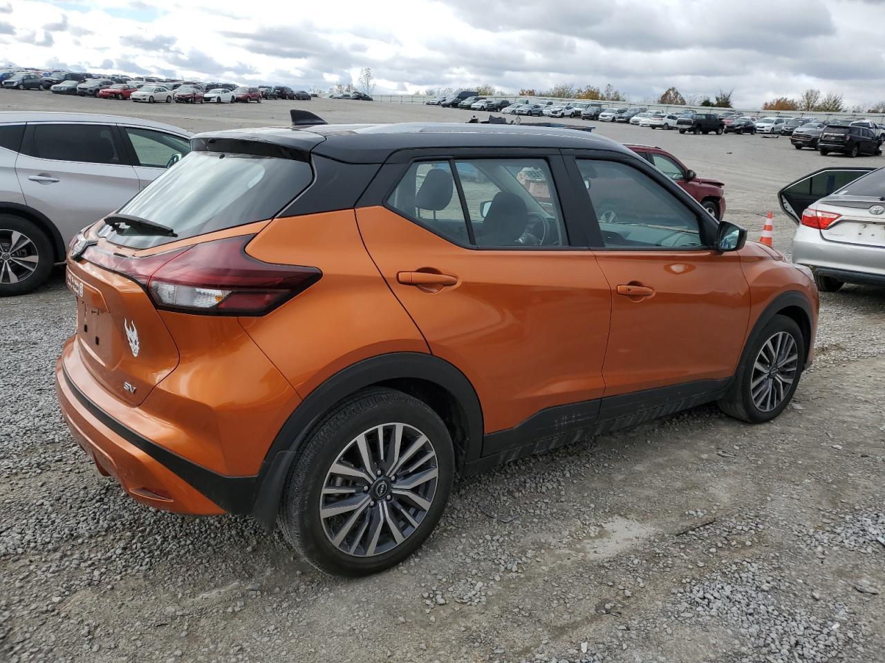 2023 NISSAN KICKS