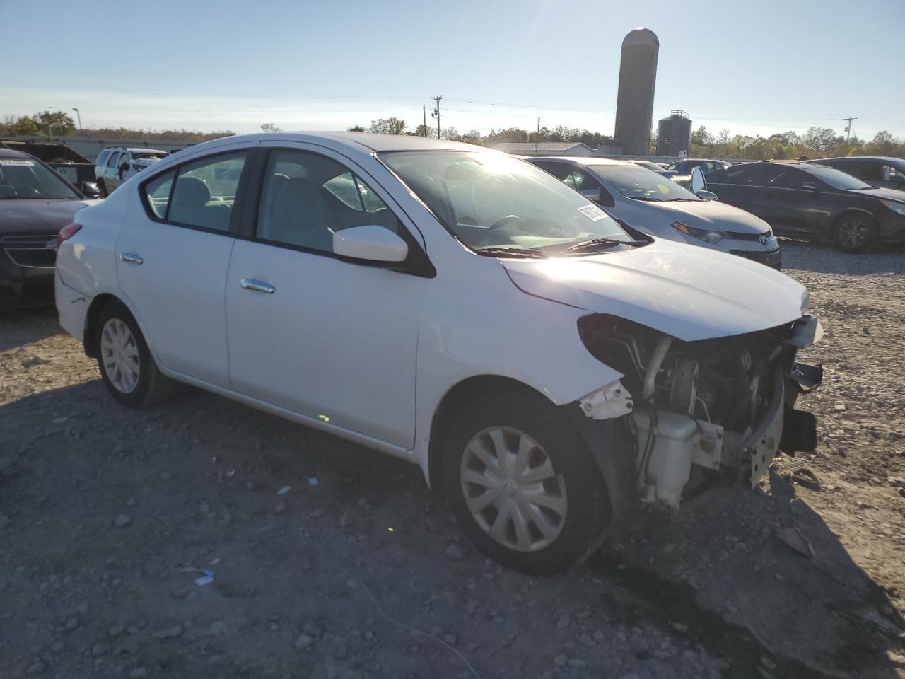 2016 NISSAN VERSA