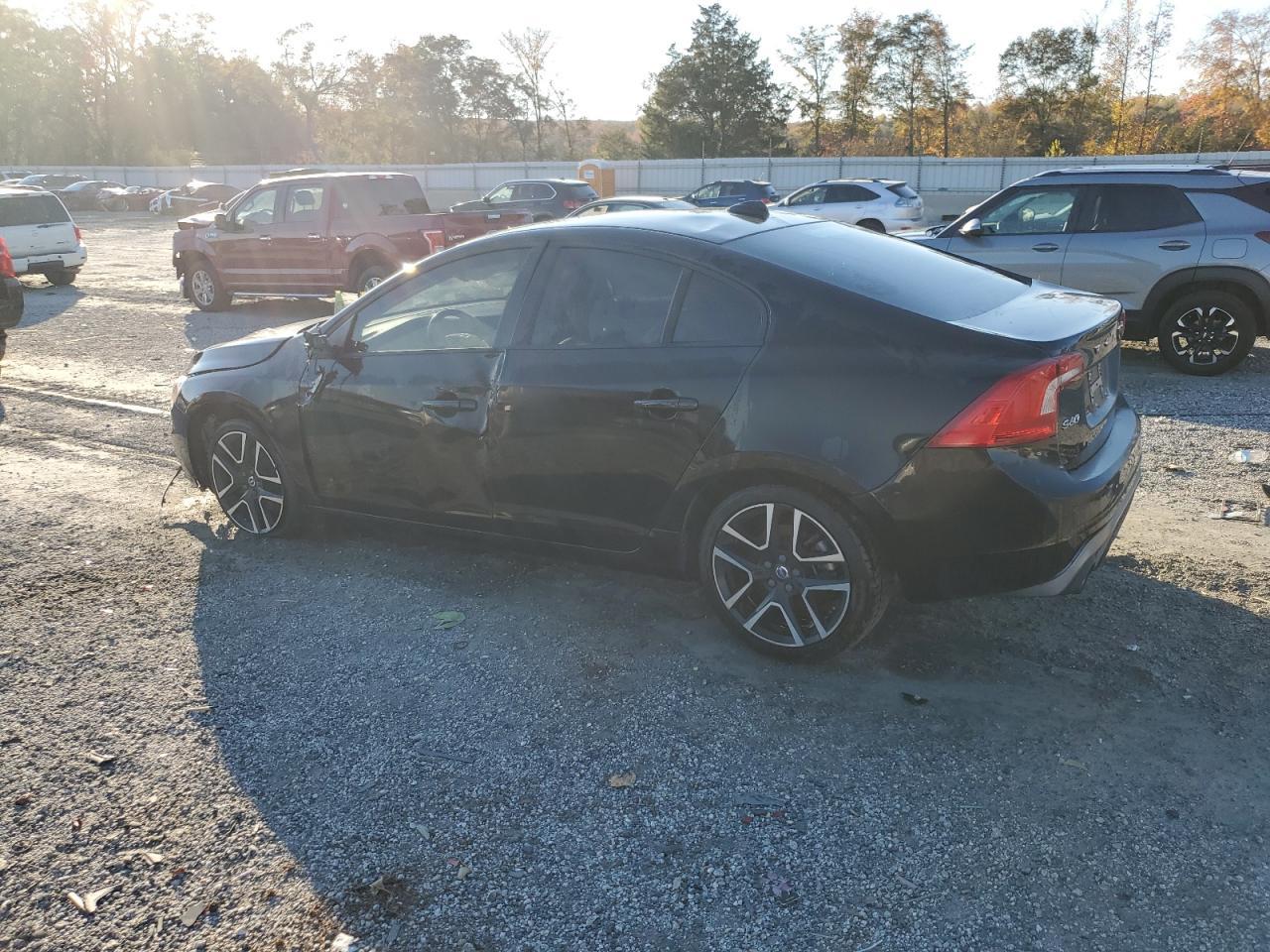 2018 VOLVO S60