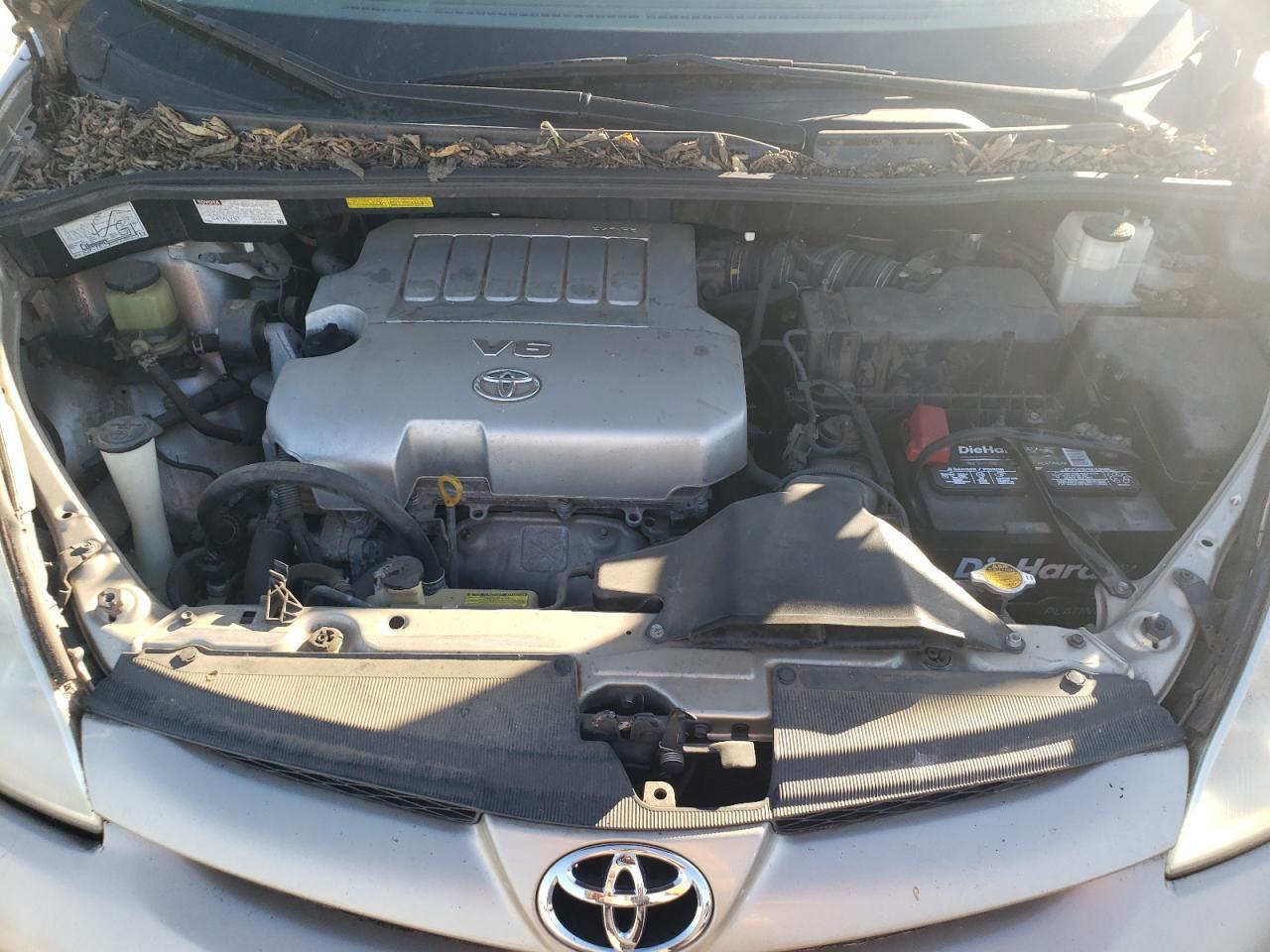 2009 TOYOTA SIENNA