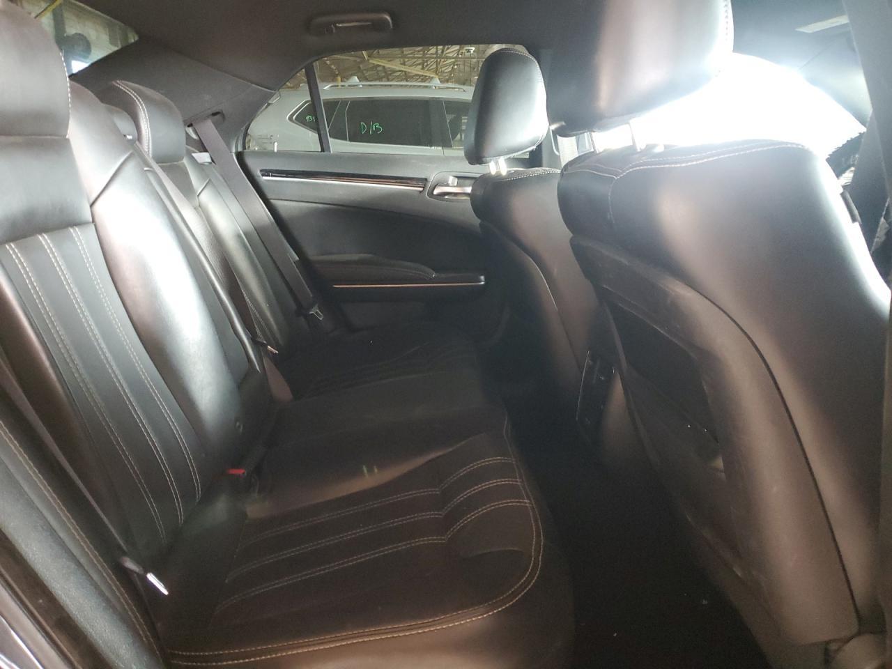 2019 CHRYSLER 300