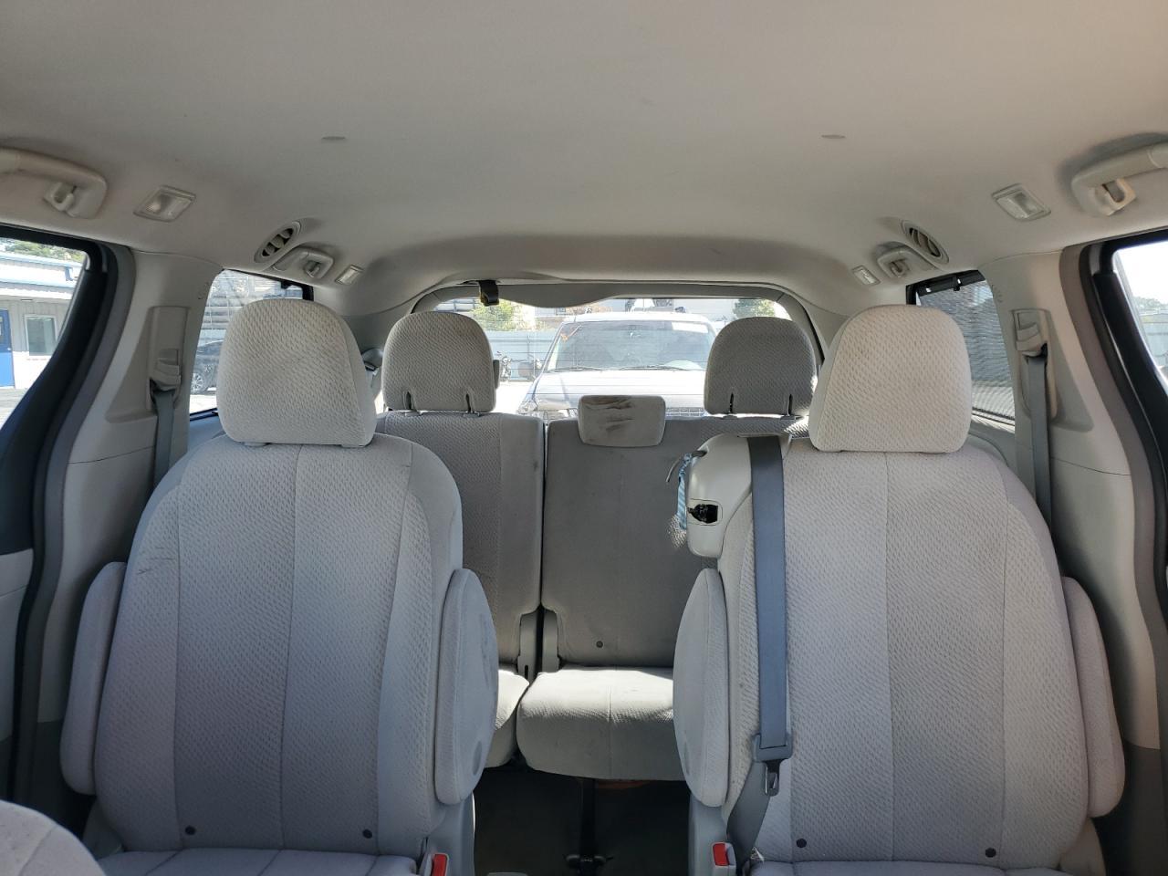 2012 TOYOTA SIENNA