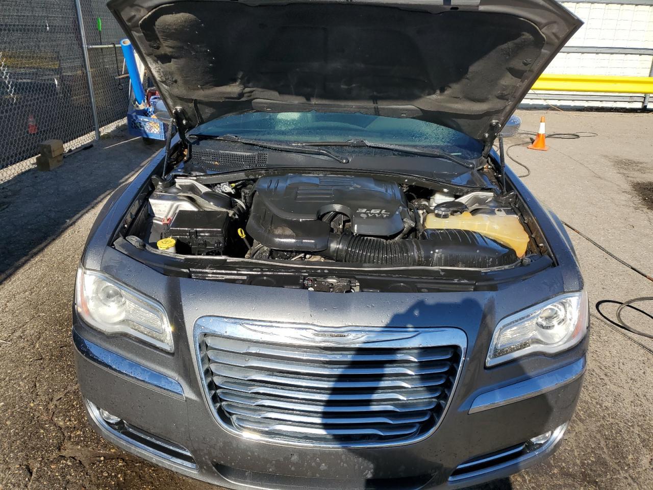 2011 CHRYSLER 300