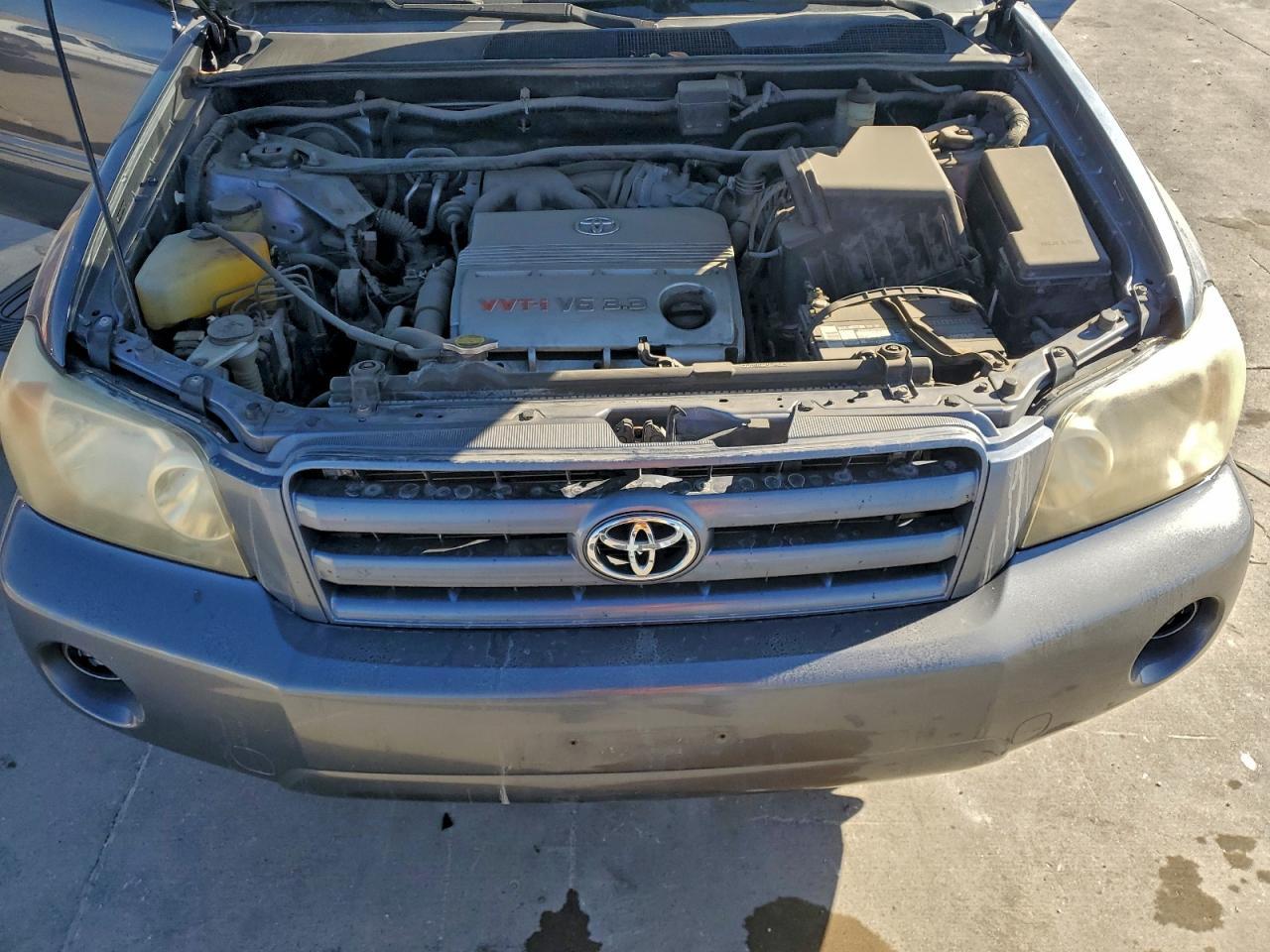 2005 TOYOTA HIGHLANDER