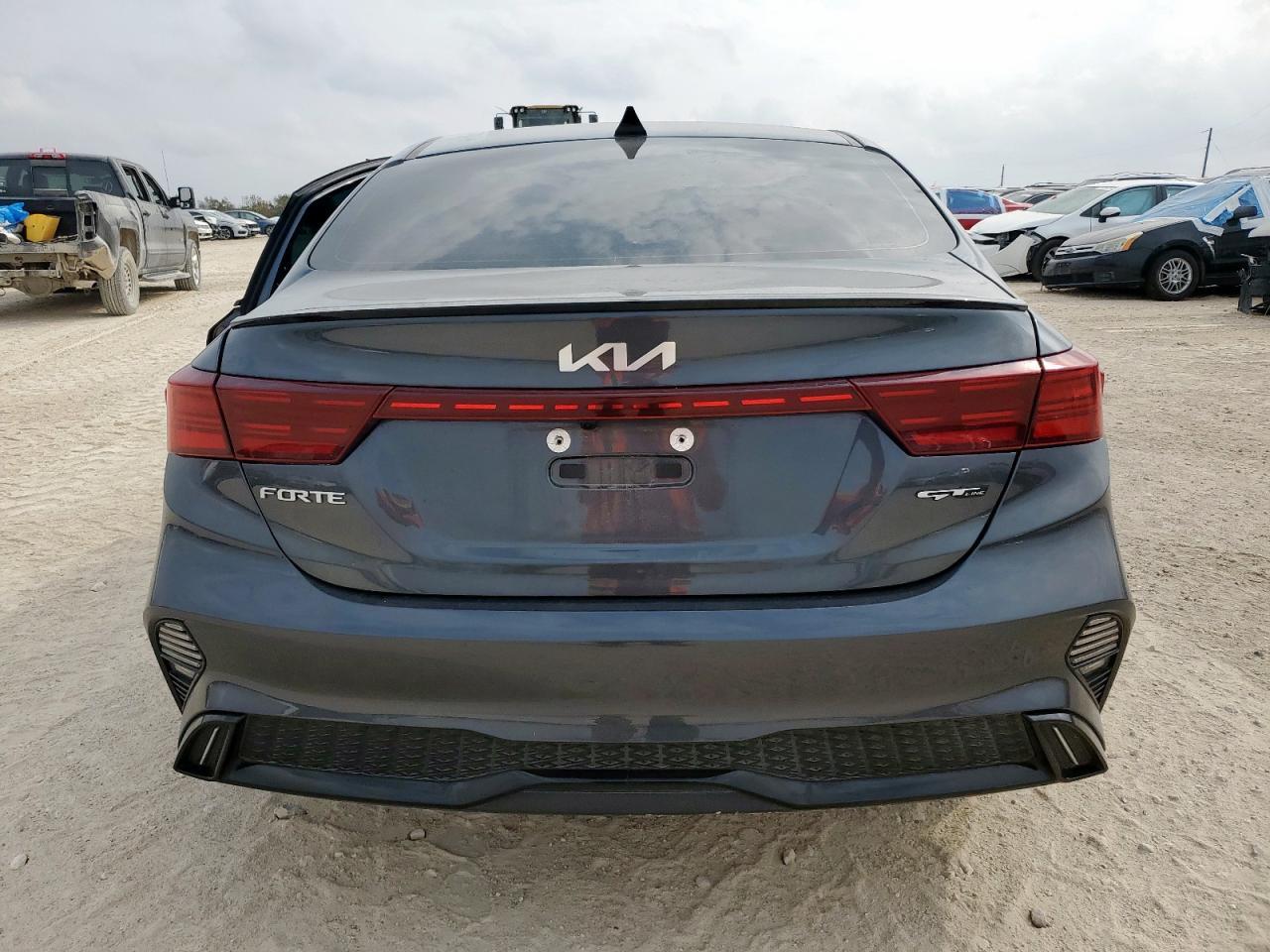 2024 KIA FORTE