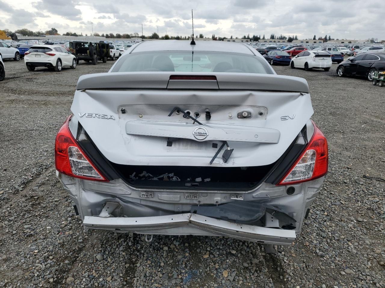 2018 NISSAN VERSA