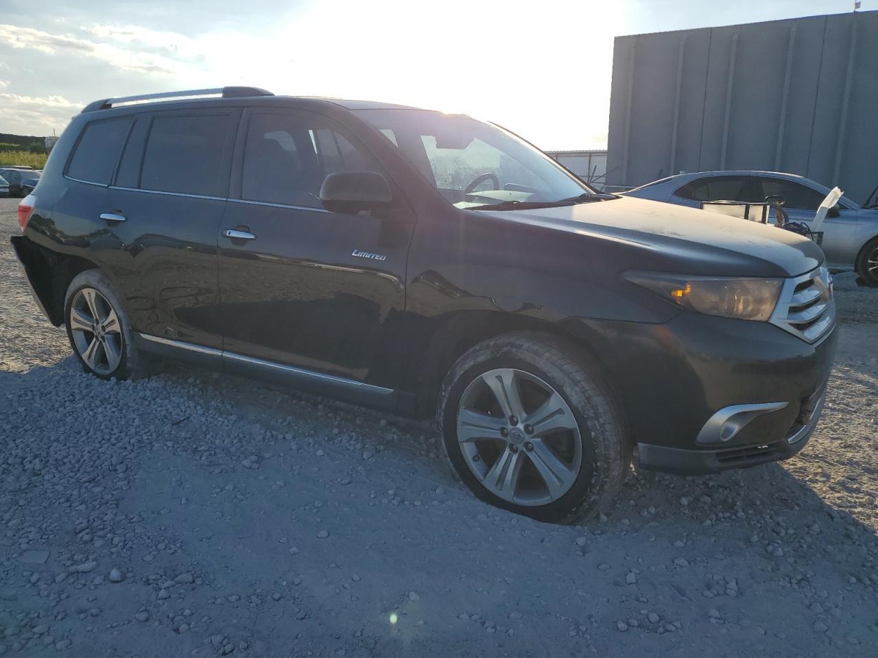 2011 TOYOTA HIGHLANDER