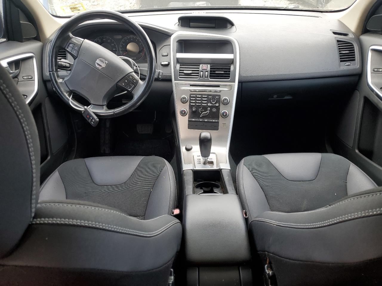 2010 VOLVO XC60