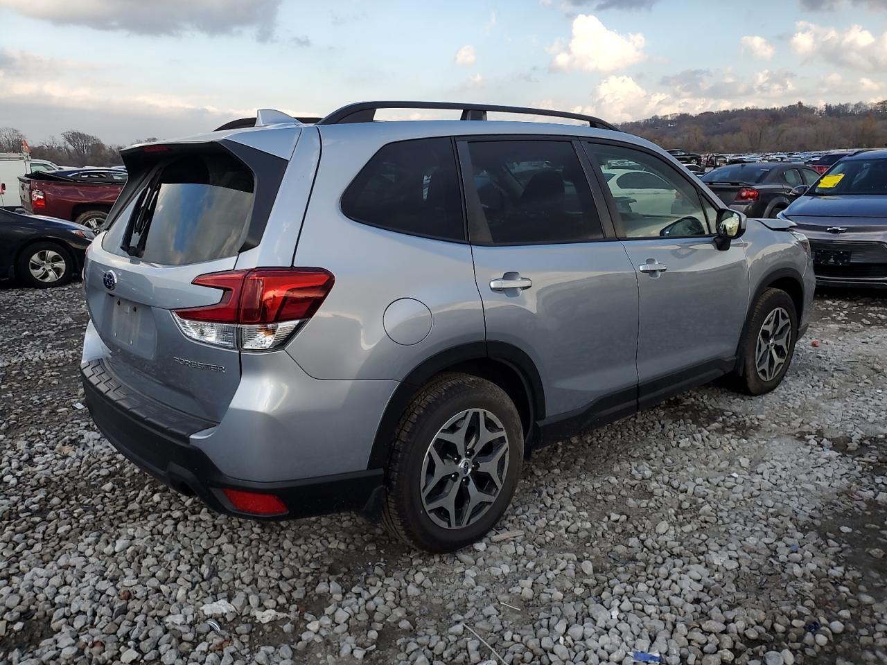 2021 SUBARU FORESTER