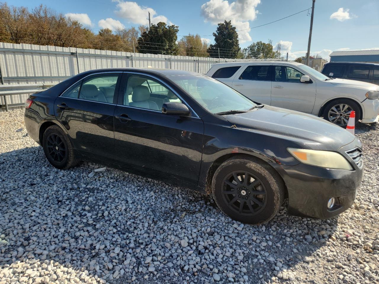 2011 TOYOTA CAMRY