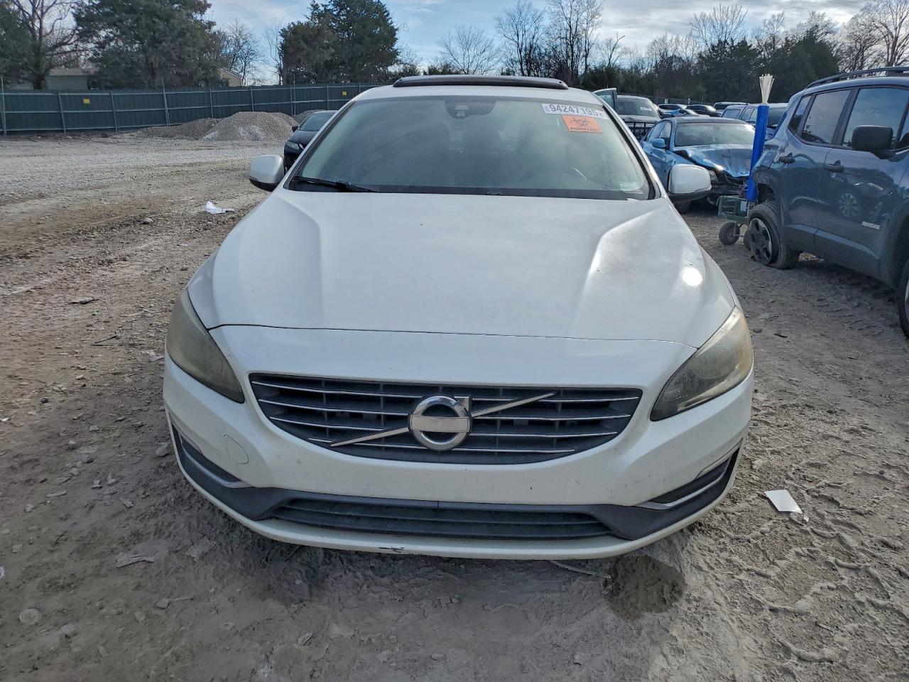 2015 VOLVO S60