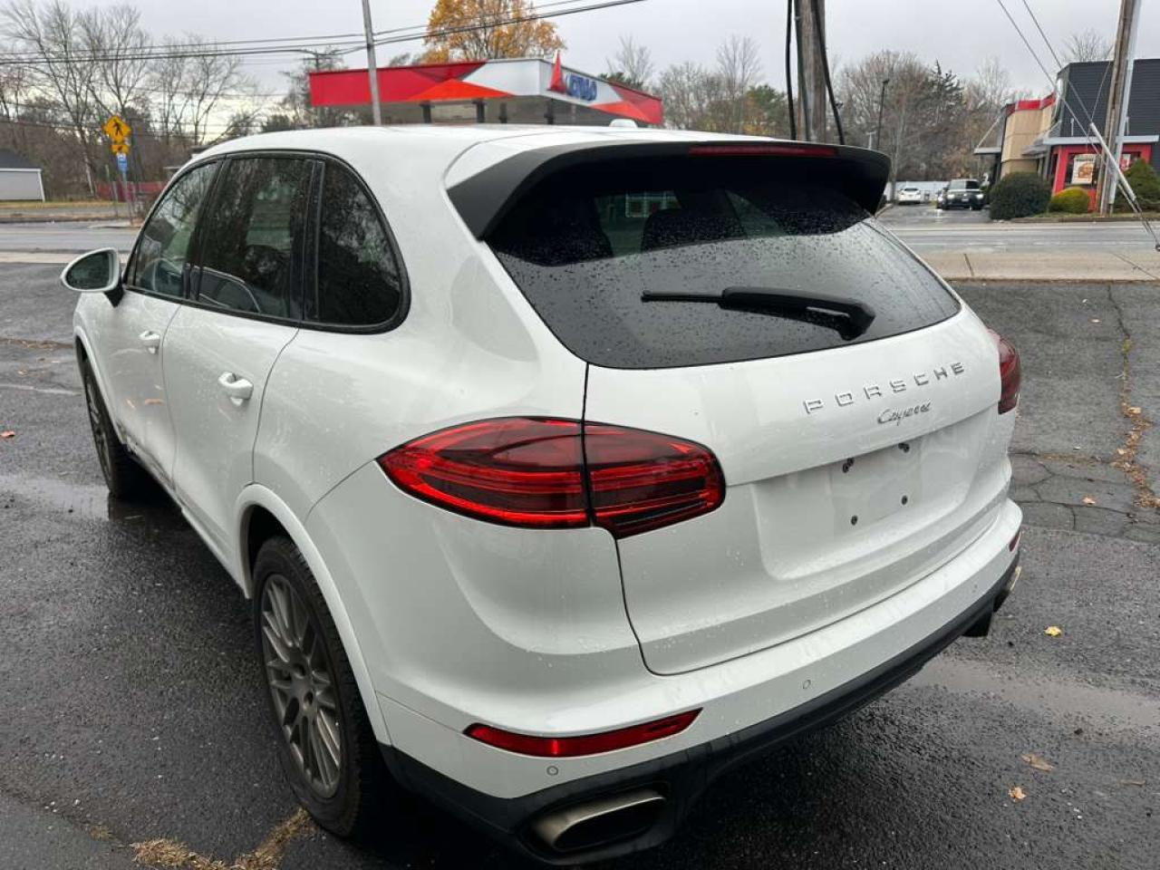 2017 PORSCHE CAYENNE