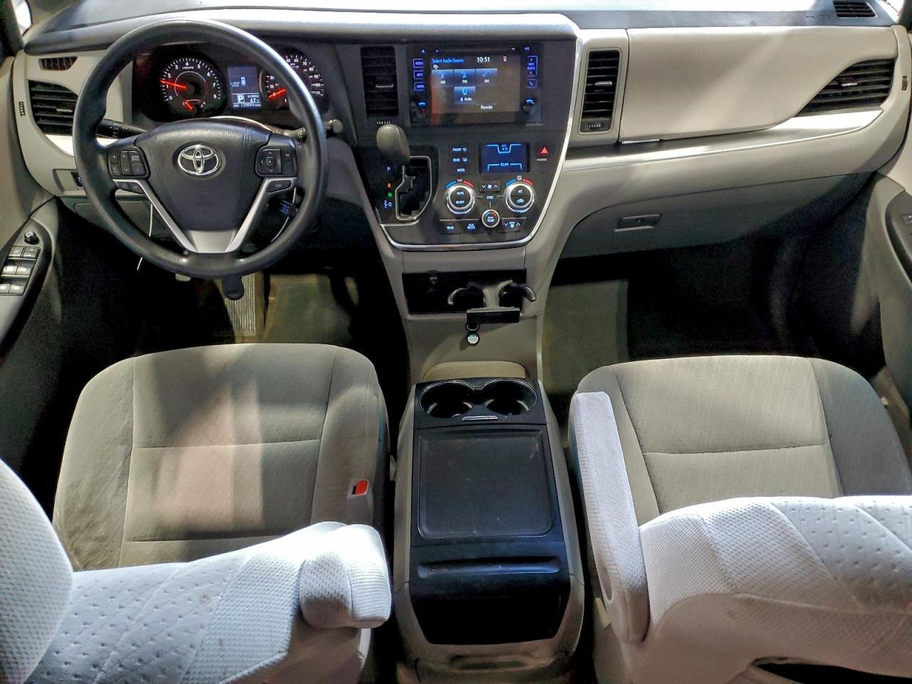 2016 TOYOTA SIENNA