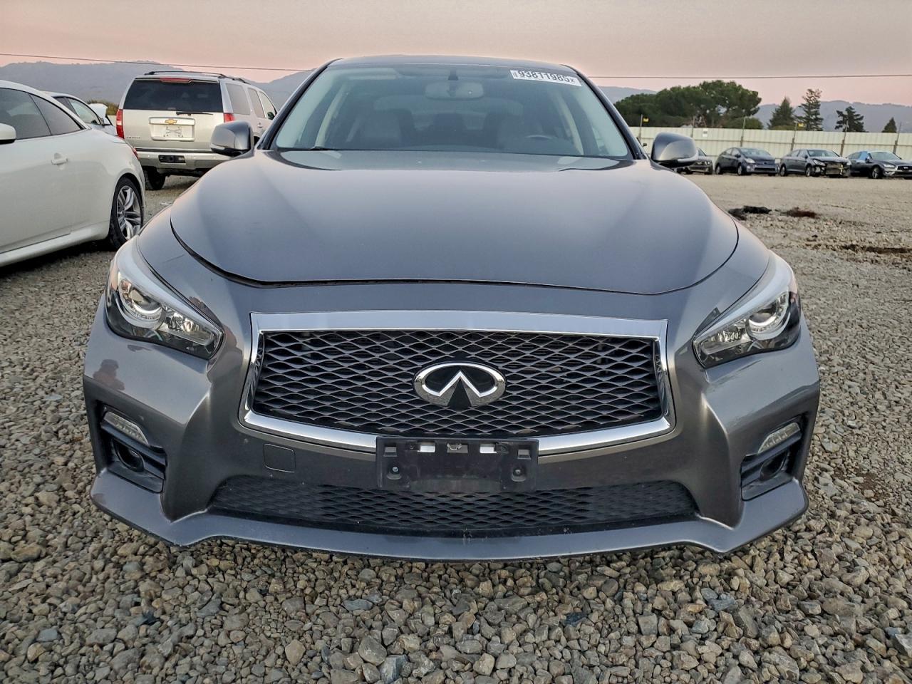 2015 INFINITI Q50