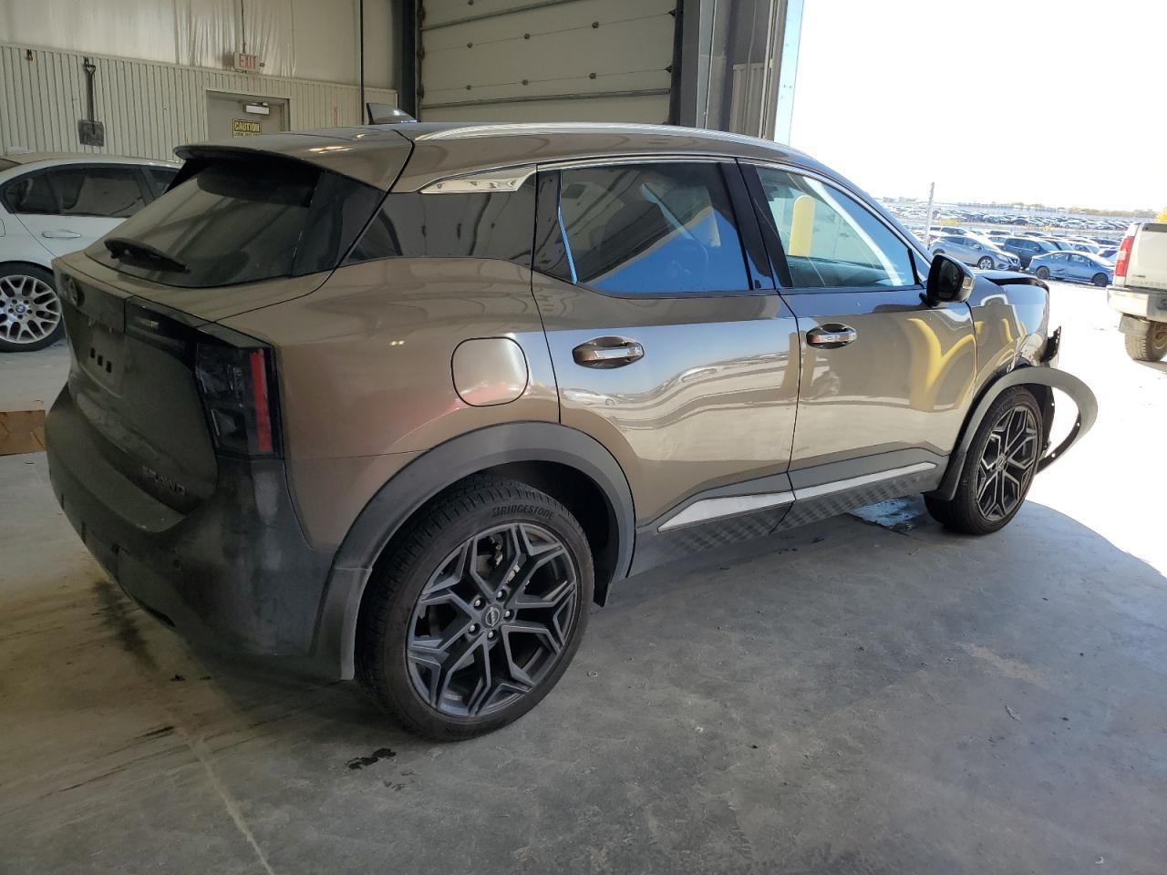 2025 NISSAN KICKS