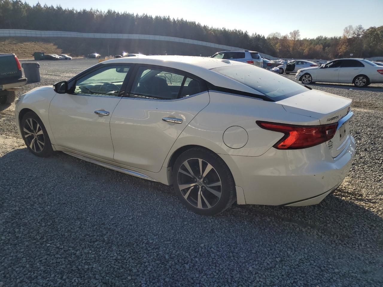 2017 NISSAN Maxima