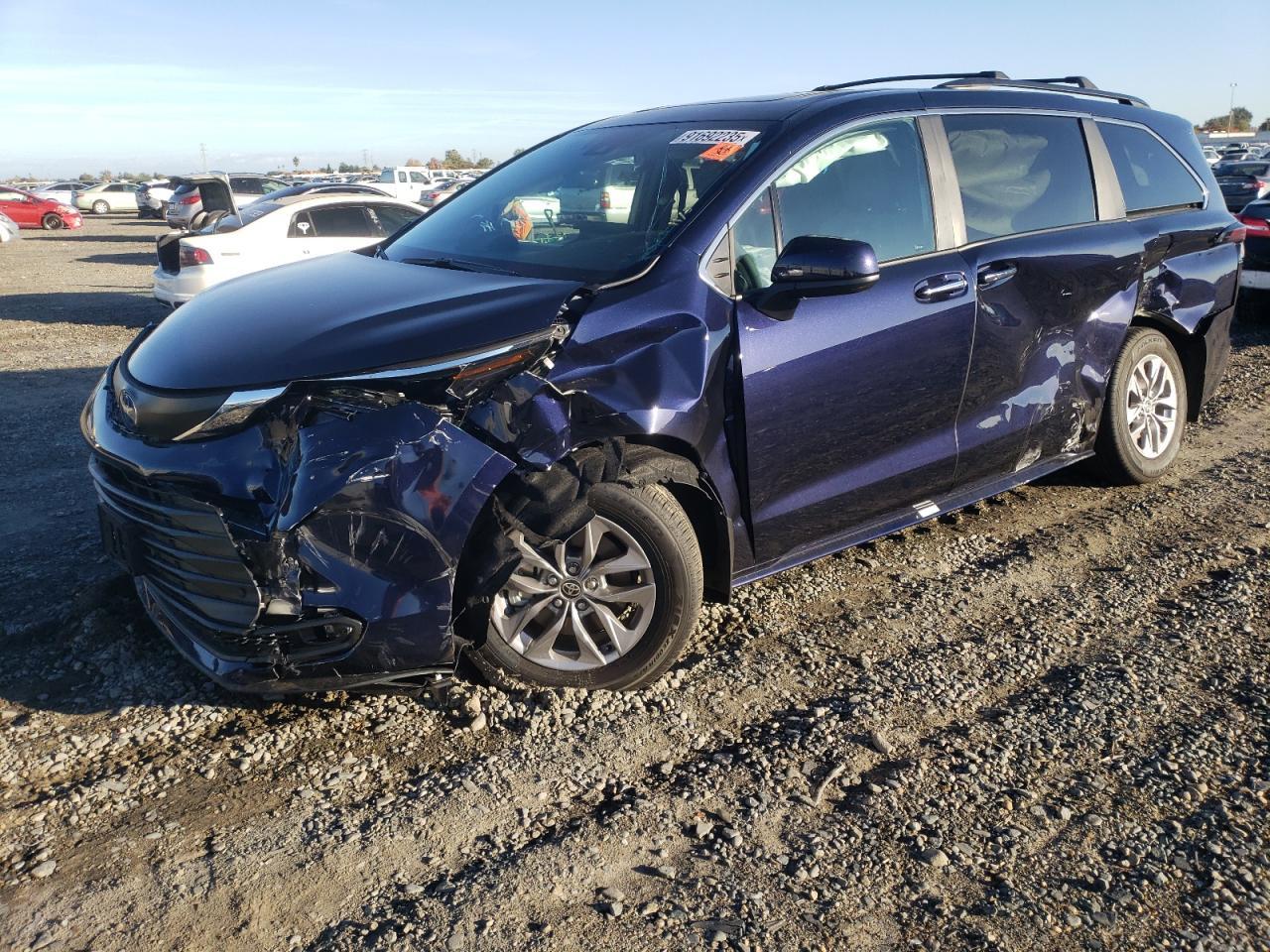 2025 TOYOTA SIENNA