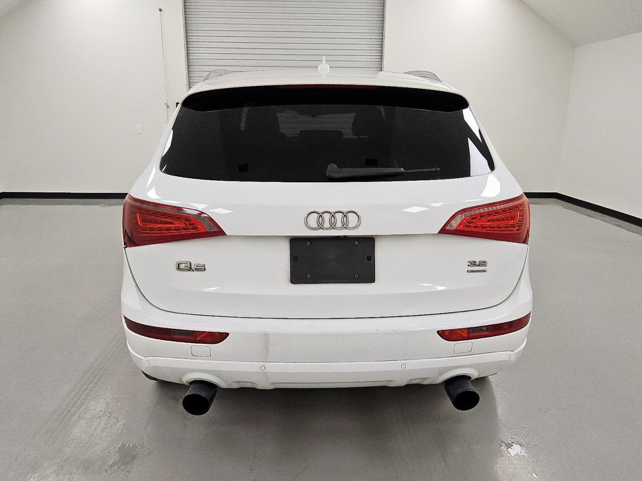 2010 AUDI Q5