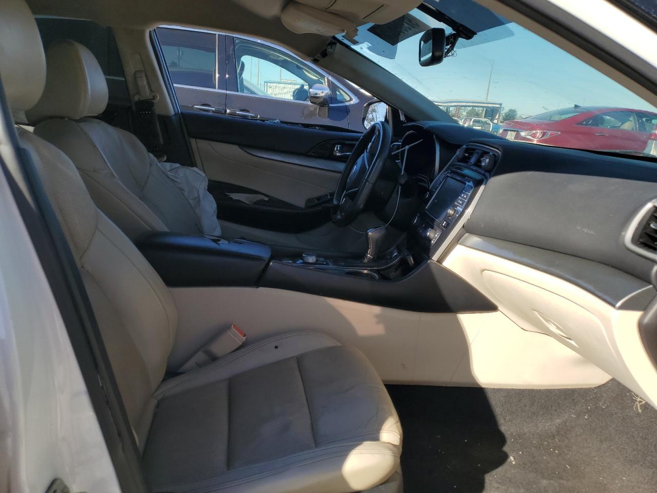 2016 NISSAN Maxima