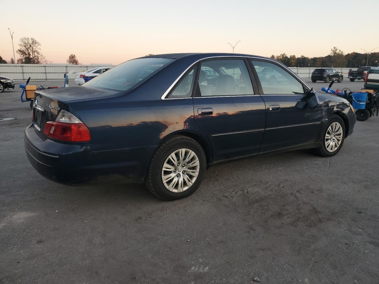 2004 TOYOTA Avalon