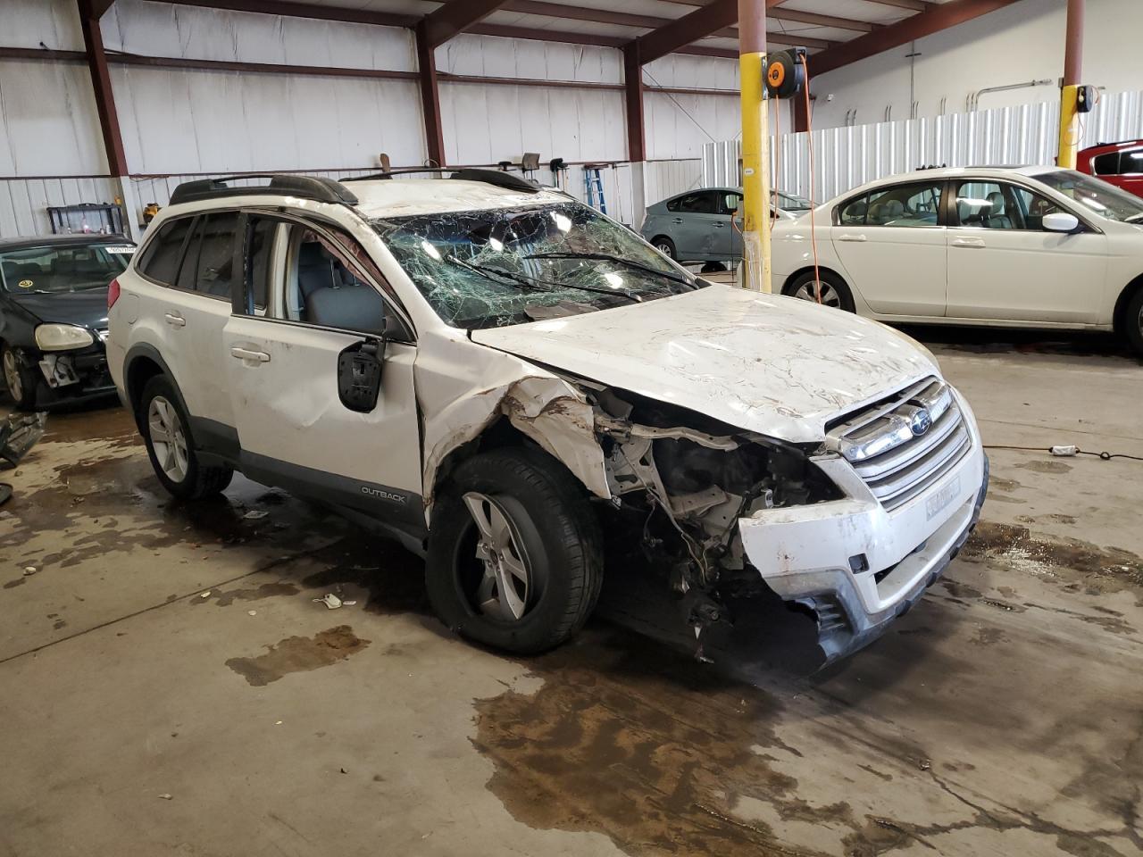 2013 SUBARU Outback