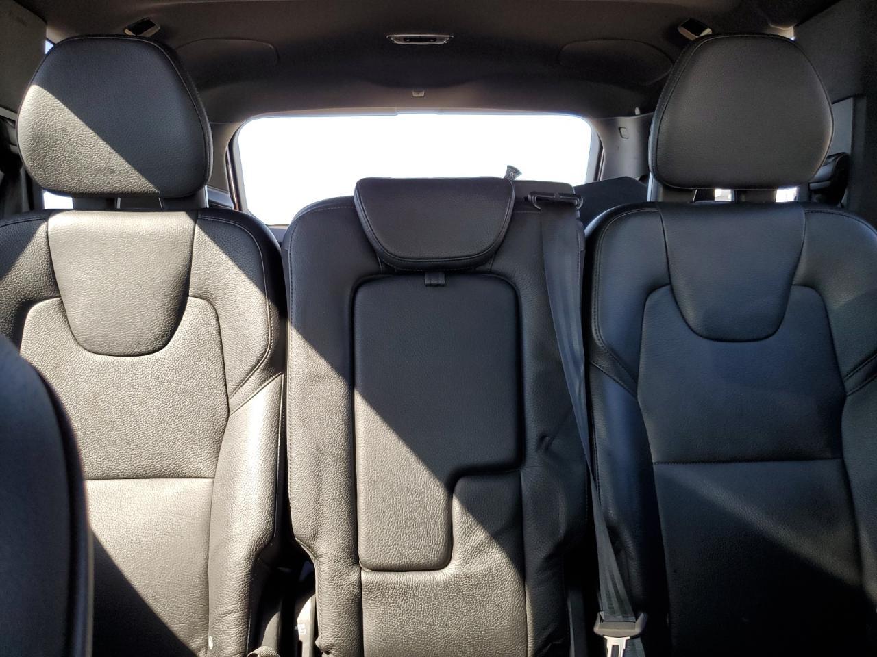 2019 VOLVO XC90