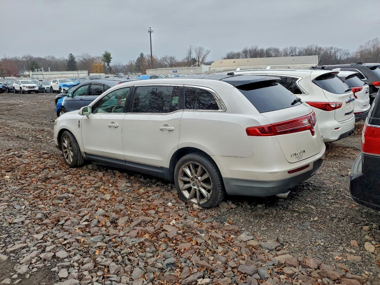 2010 LINCOLN MKT