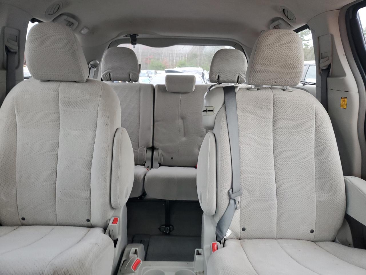 2013 TOYOTA SIENNA