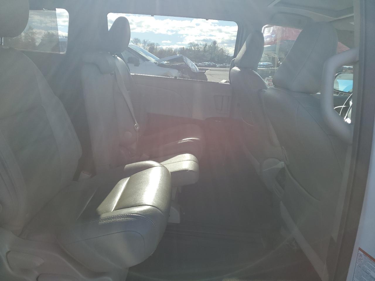 2015 TOYOTA SIENNA