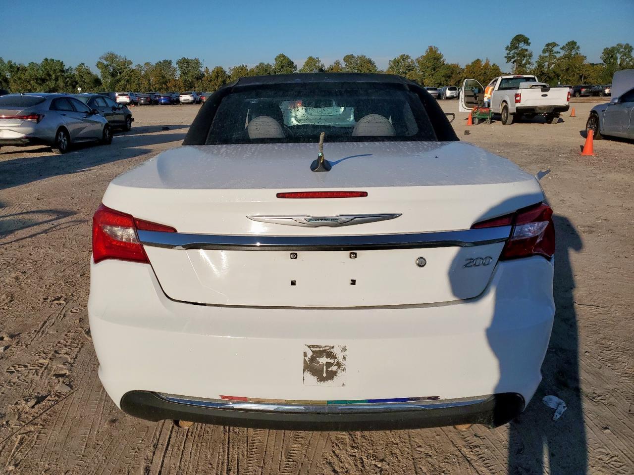 2014 CHRYSLER 200