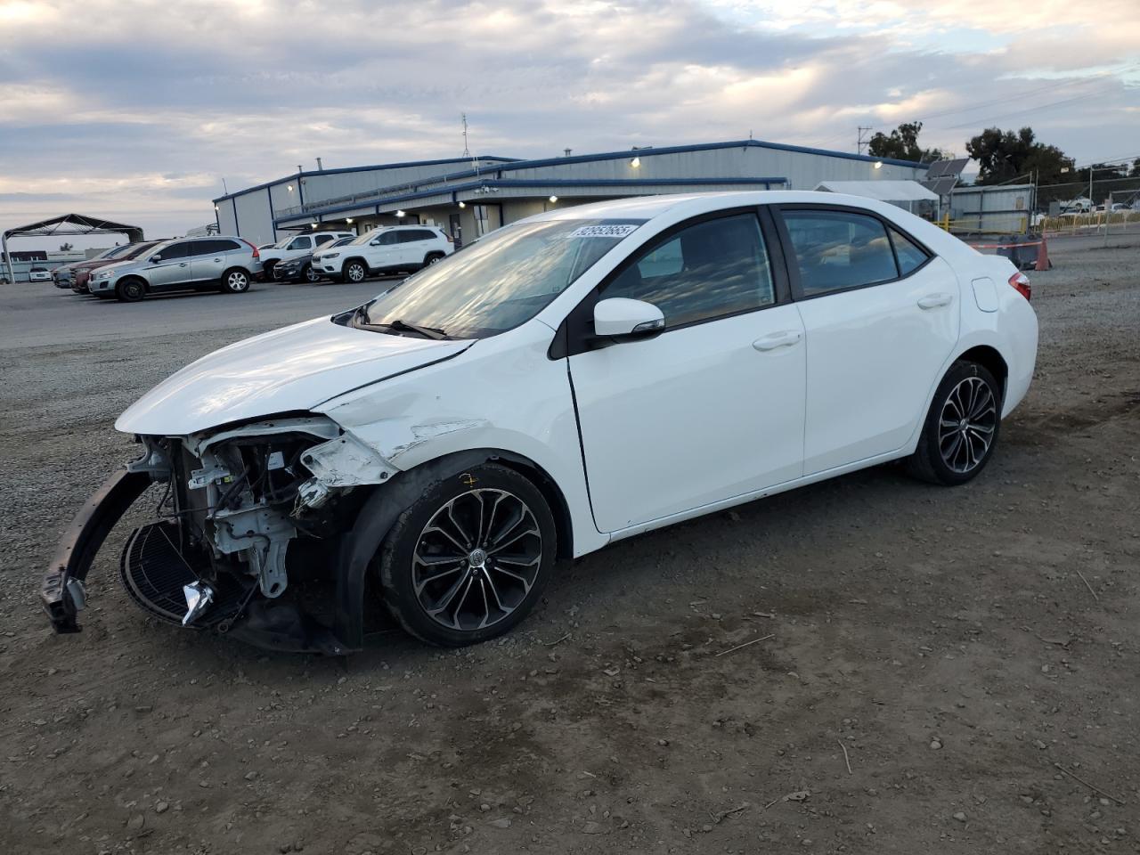 2015 TOYOTA COROLLA