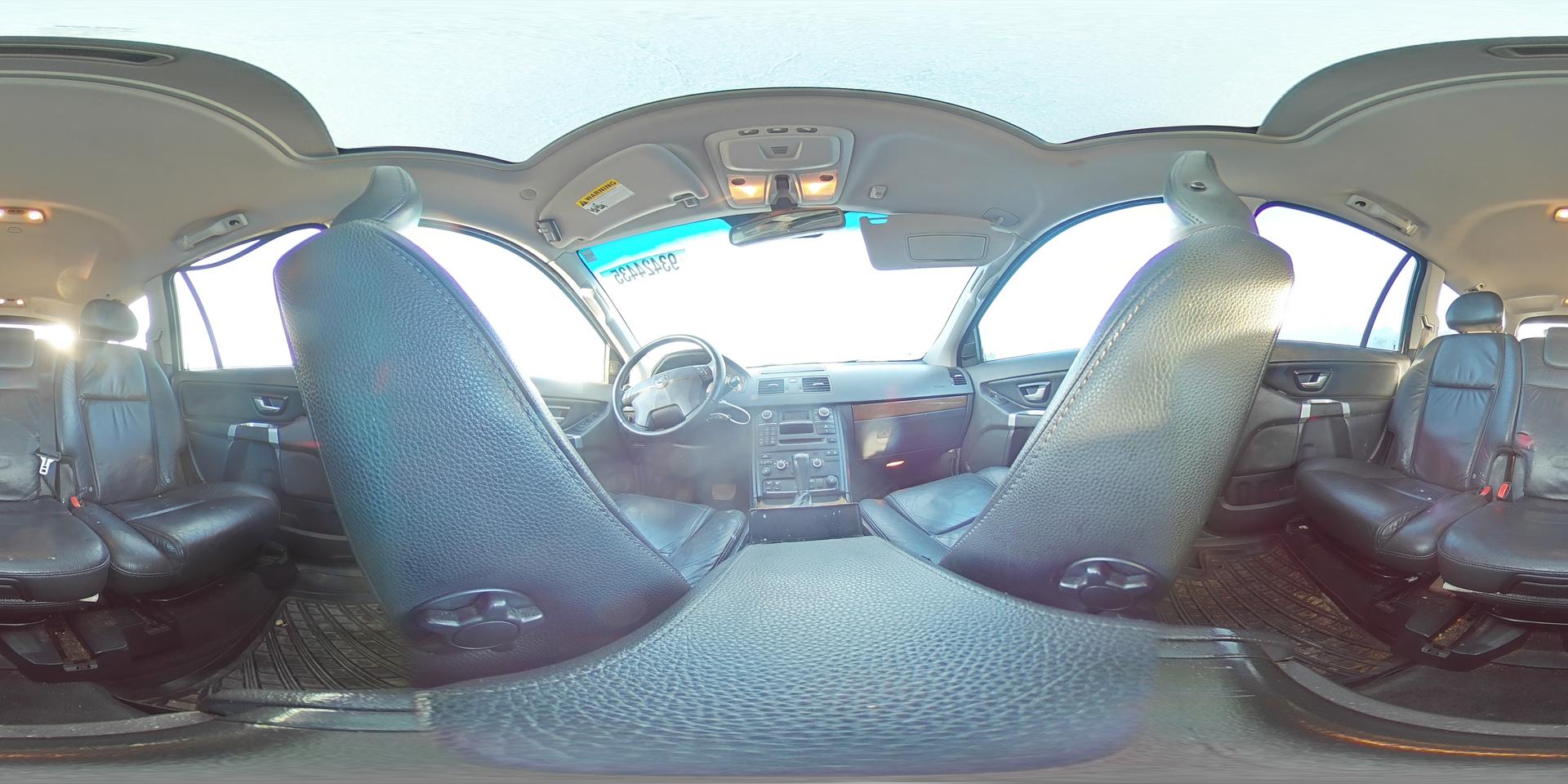 2011 VOLVO XC90