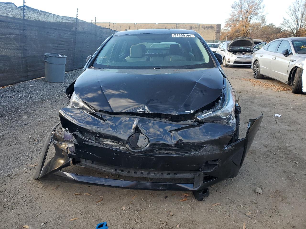 2016 TOYOTA PRIUS