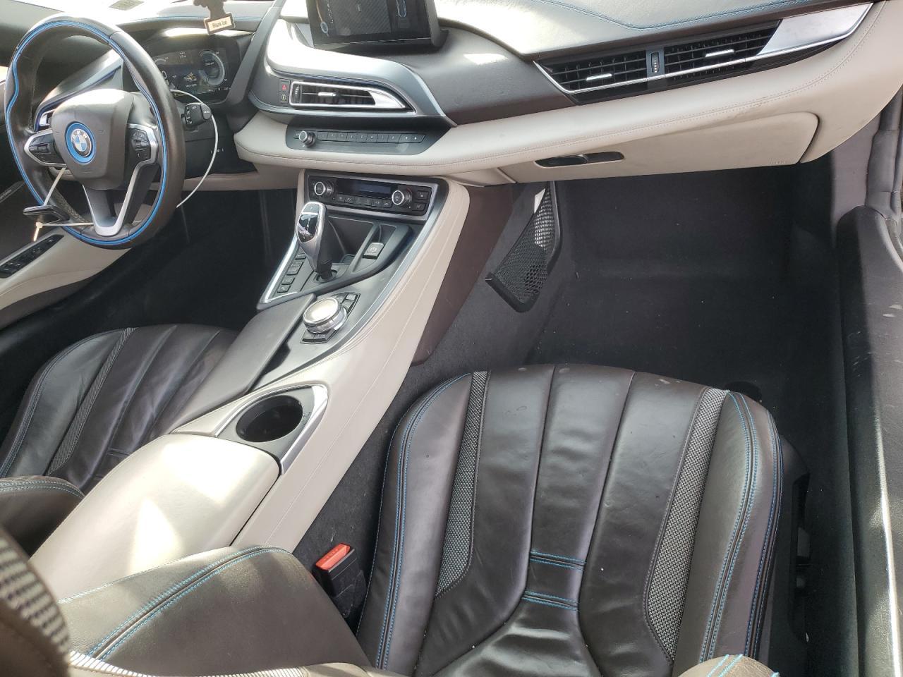 2016 BMW i8