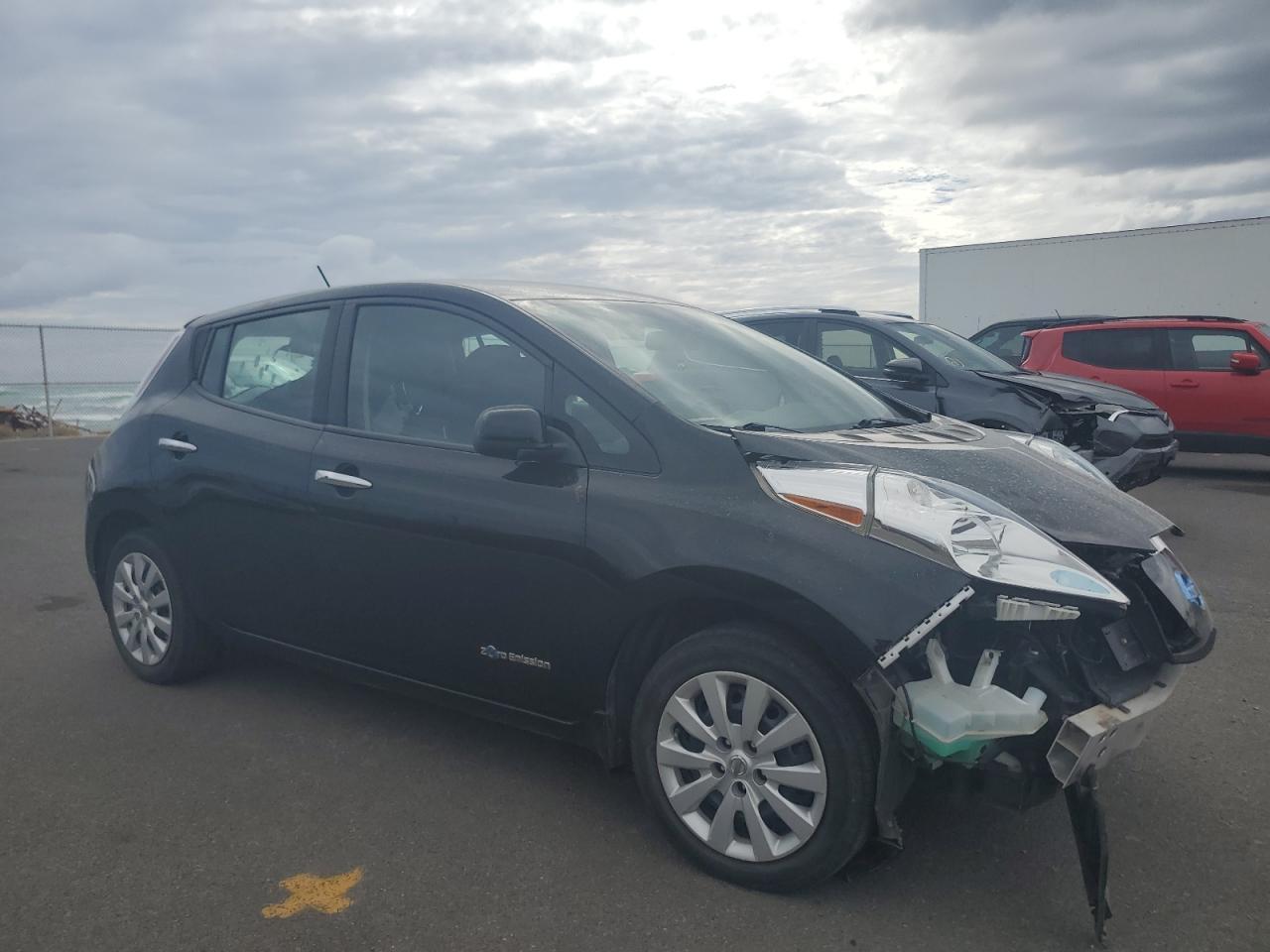 2017 NISSAN LEAF