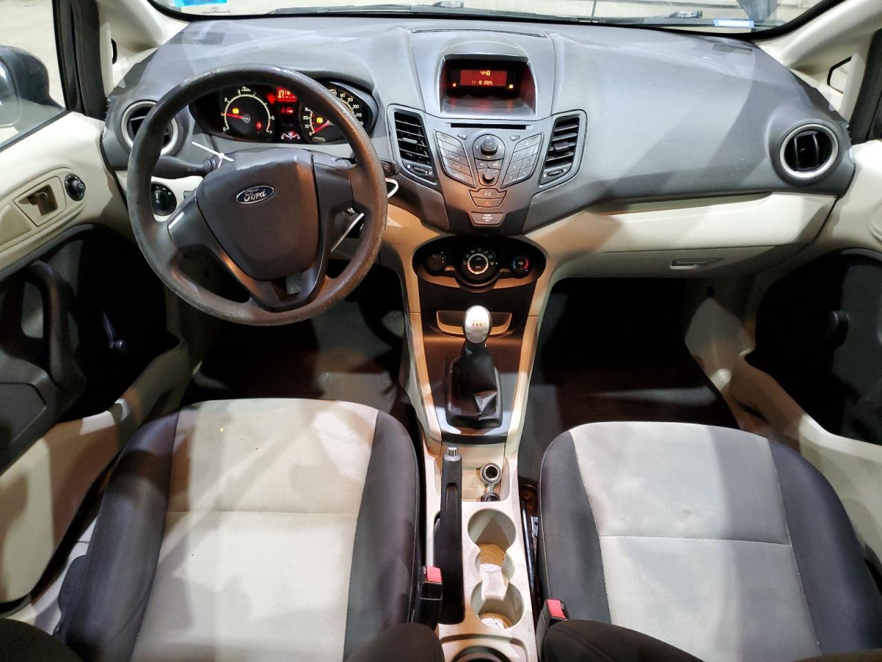 2013 FORD Fiesta