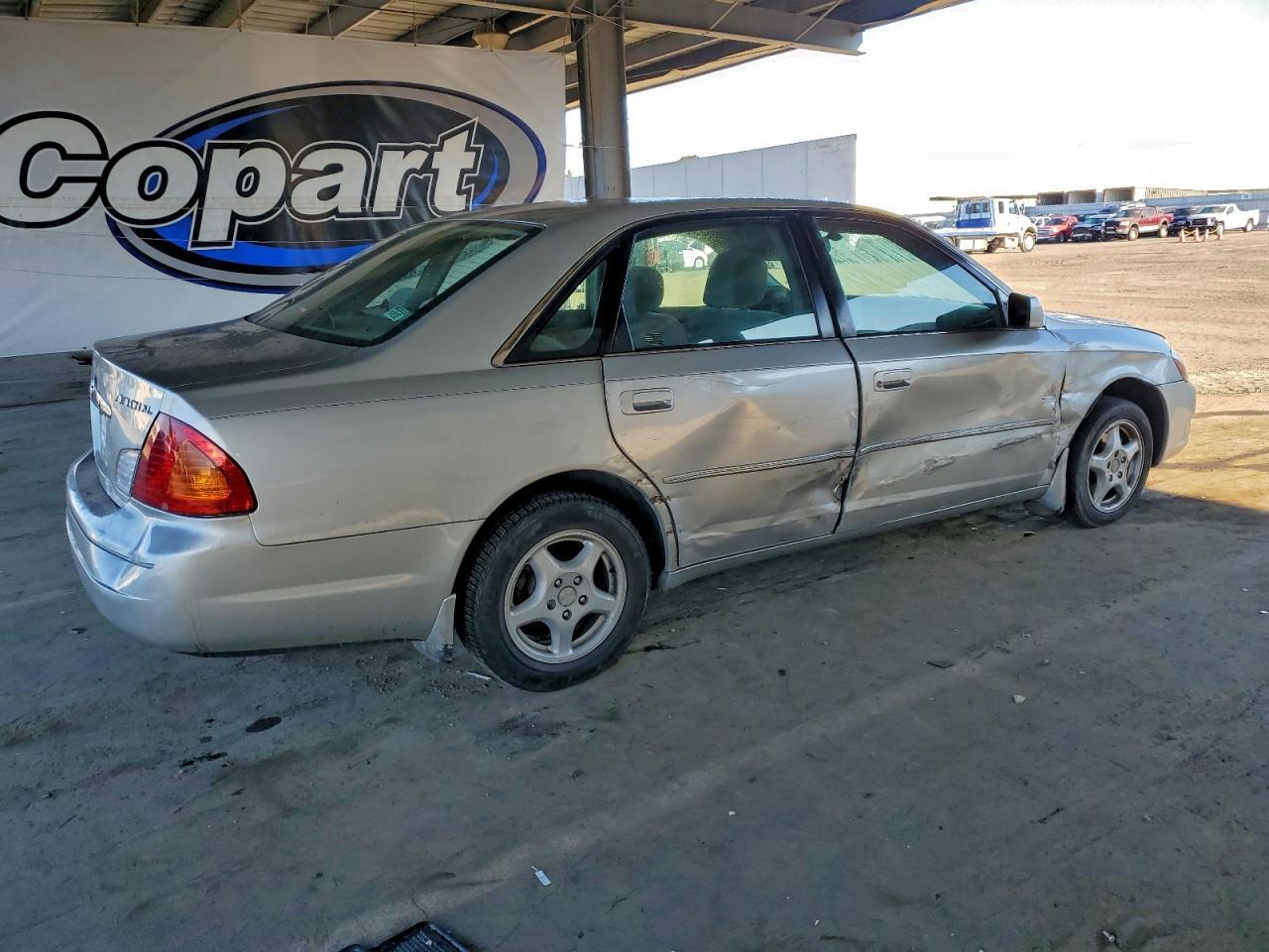 2004 TOYOTA Avalon