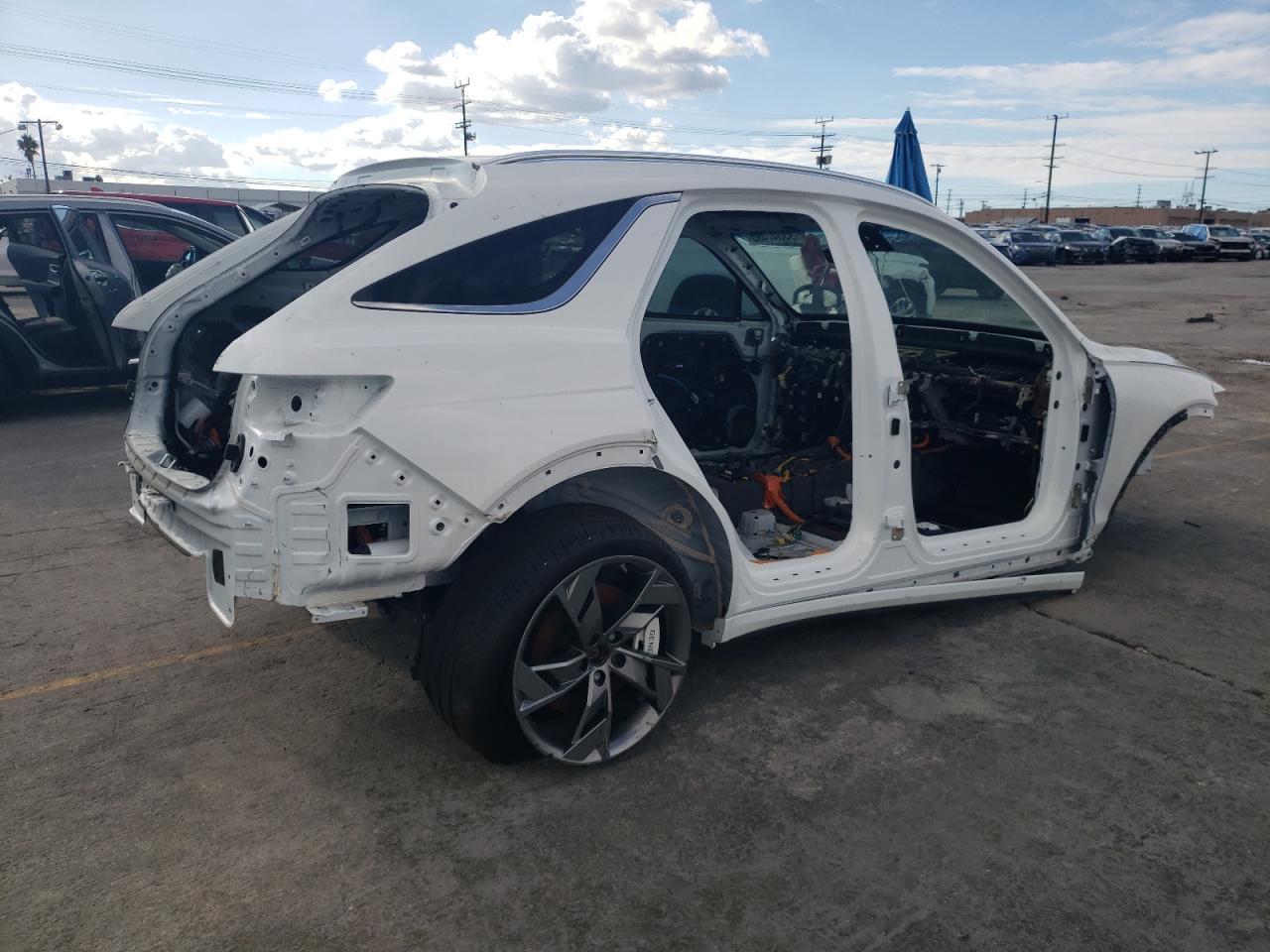 2025 GENESIS GV70