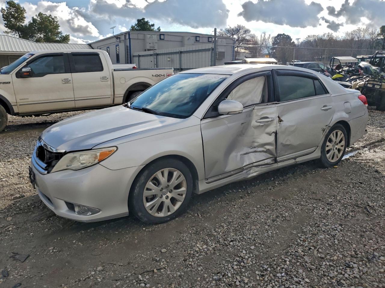 2012 TOYOTA Avalon