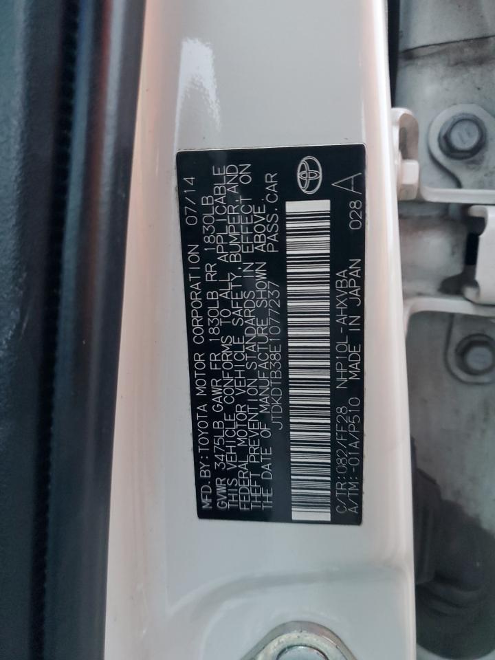 2014 TOYOTA Prius c