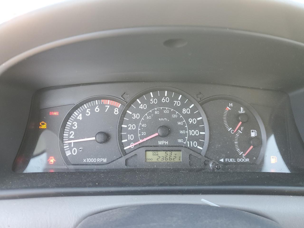 2004 TOYOTA COROLLA