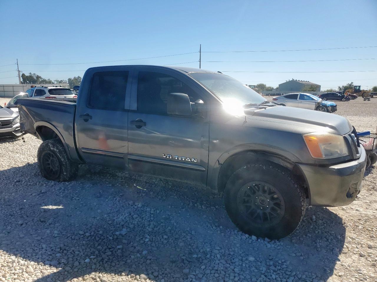 2011 NISSAN Titan