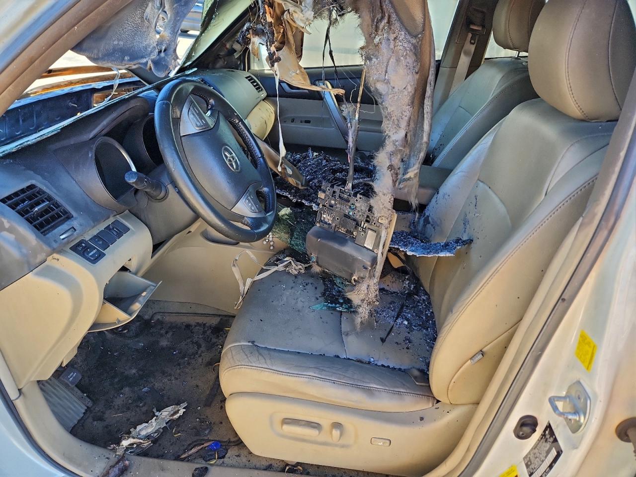 2010 TOYOTA HIGHLANDER